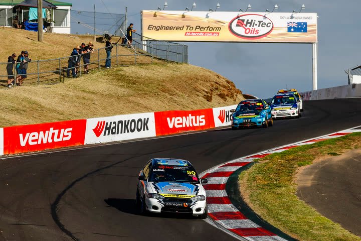 Car 50 at Mount Panorama, Bathurst